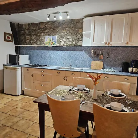 Mouton Apartment